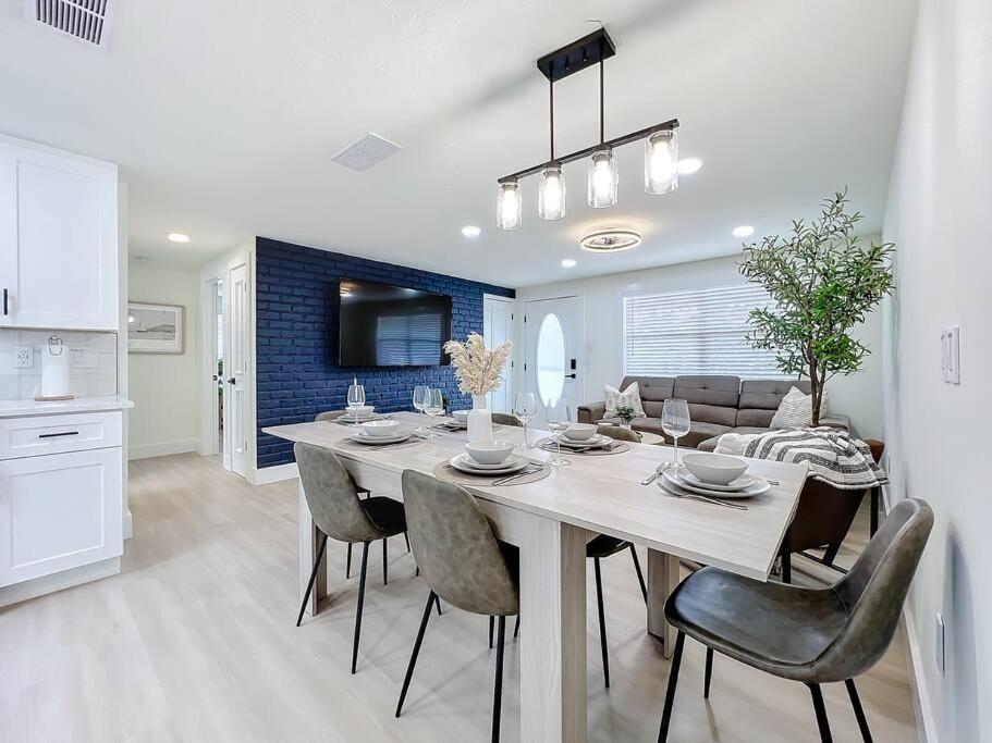 Poolside Paradise Near Siesta Key Beach 萨拉索塔 外观 照片