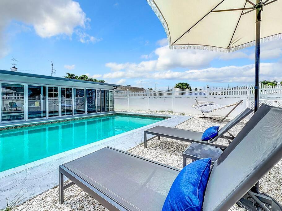Poolside Paradise Near Siesta Key Beach 萨拉索塔 外观 照片
