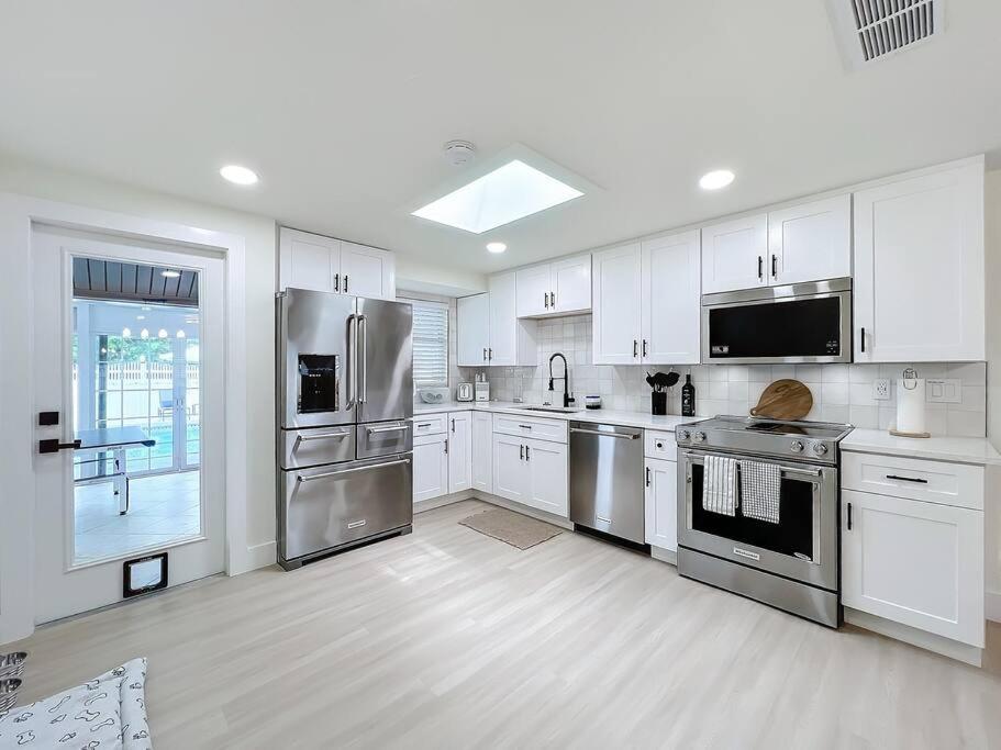 Poolside Paradise Near Siesta Key Beach 萨拉索塔 外观 照片