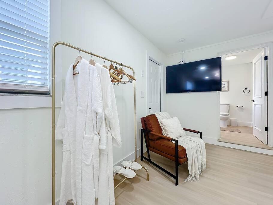 Poolside Paradise Near Siesta Key Beach 萨拉索塔 外观 照片