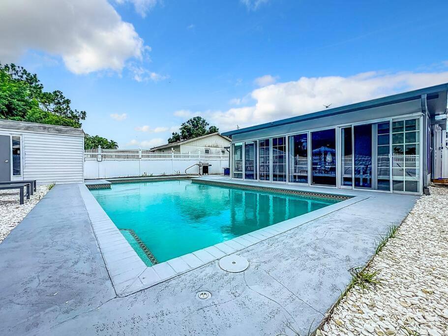 Poolside Paradise Near Siesta Key Beach 萨拉索塔 外观 照片