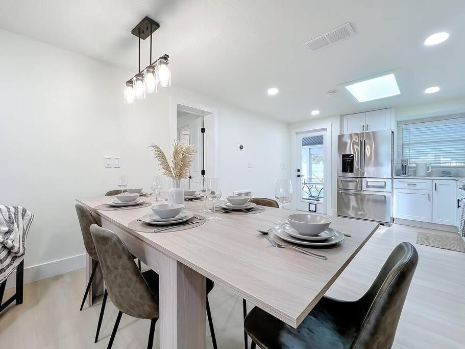 Poolside Paradise Near Siesta Key Beach 萨拉索塔 外观 照片