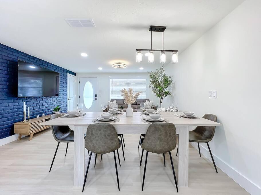 Poolside Paradise Near Siesta Key Beach 萨拉索塔 外观 照片